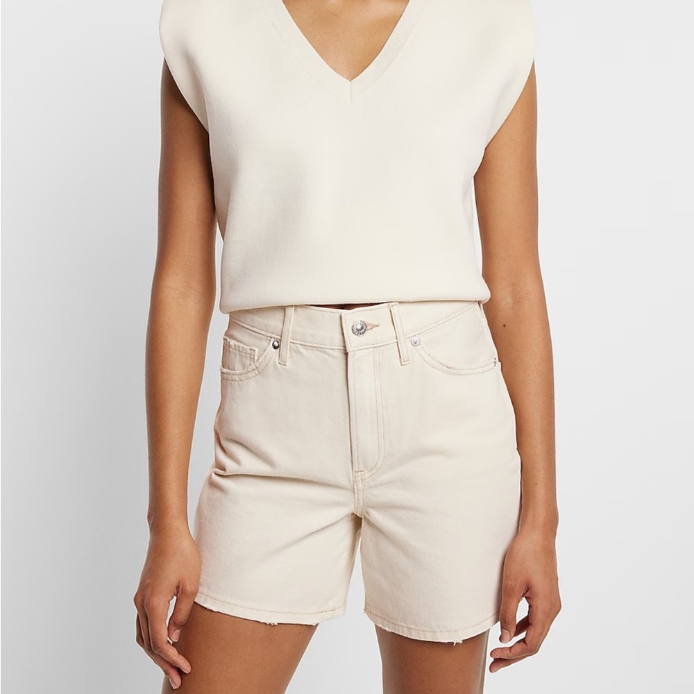brand new express shorts midi high-rise in a cream color